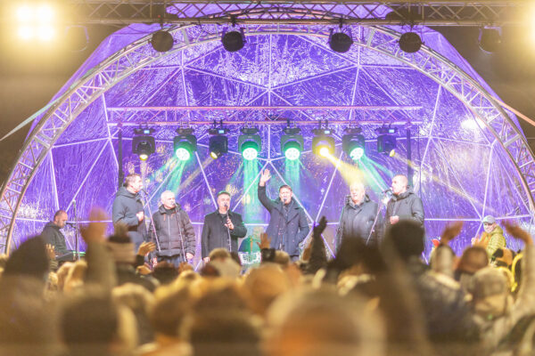 Upaljena prva adventska svijeća: Uz bajku na ledu i koncert klape Intrade Virovitica svečano otvorila najljepše doba godine 160 b advent vtc 215
