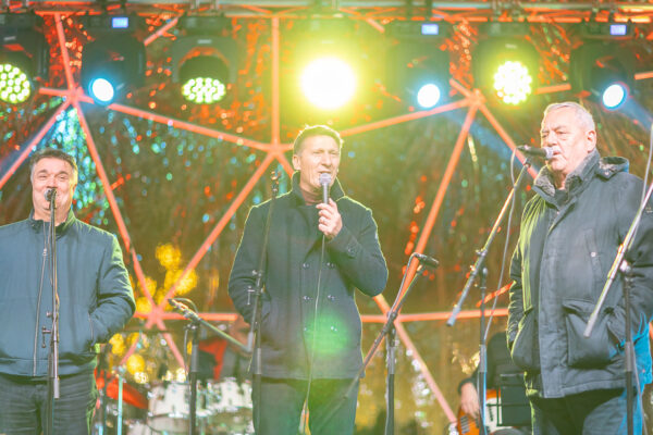 Upaljena prva adventska svijeća: Uz bajku na ledu i koncert klape Intrade Virovitica svečano otvorila najljepše doba godine 6 b advent vtc 7