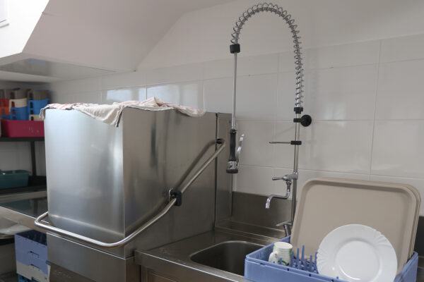 U Katoličku osnovnu školu u Virovitici stigla je nova moderno opremljena kuhinja 6 kuhinja katolicka 33