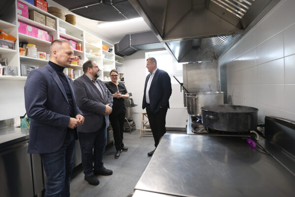 U Katoličku osnovnu školu u Virovitici stigla je nova moderno opremljena kuhinja 10 kuhinja katolicka 65