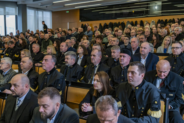 Gradu Virovitici i Virkomu priznanje Rudarsko-geološko-naftnog fakulteta za stručnu suradnju i sudjelovanje na projektima 4 25