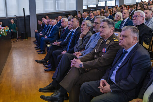 Gradu Virovitici i Virkomu priznanje Rudarsko-geološko-naftnog fakulteta za stručnu suradnju i sudjelovanje na projektima 6 37