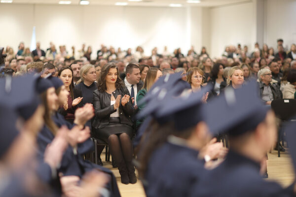 “Znanje je resurs koji dijeljenjem raste”: Veleučilište u Virovitici promoviralo 80 prvostupnika i magistara 3 594217863 1299167168906401 2072937549479981836 n