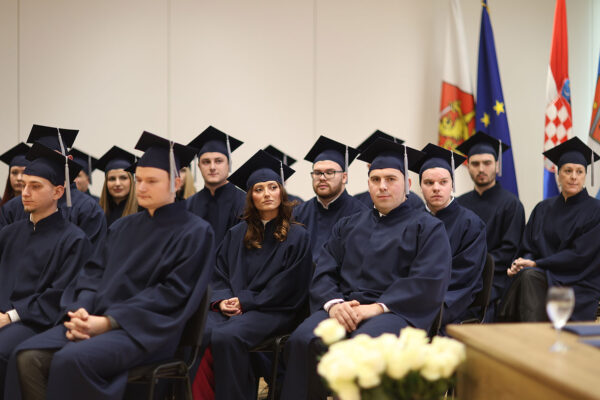 “Znanje je resurs koji dijeljenjem raste”: Veleučilište u Virovitici promoviralo 80 prvostupnika i magistara 15 595786894 1299167532239698 970859230097766699 n