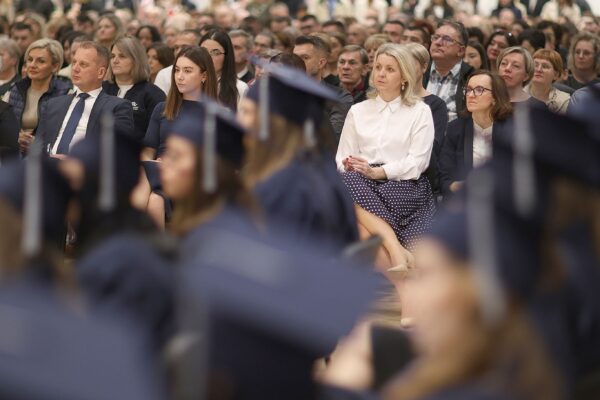 “Znanje je resurs koji dijeljenjem raste”: Veleučilište u Virovitici promoviralo 80 prvostupnika i magistara 39 596804935 1299168375572947 6732133274266922774 n