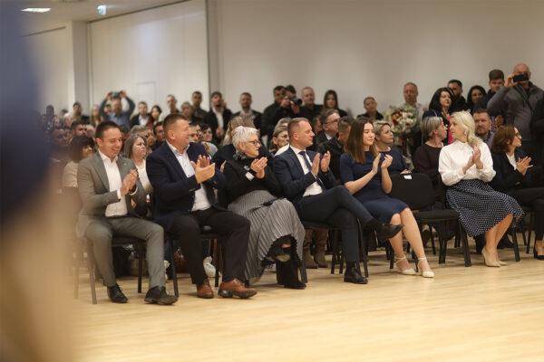 “Znanje je resurs koji dijeljenjem raste”: Veleučilište u Virovitici promoviralo 80 prvostupnika i magistara 47 597588871 1299167072239744 5183062974497333939 n