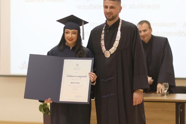 “Znanje je resurs koji dijeljenjem raste”: Veleučilište u Virovitici promoviralo 80 prvostupnika i magistara 53 597816869 1299168752239576 6539569530878376305 n