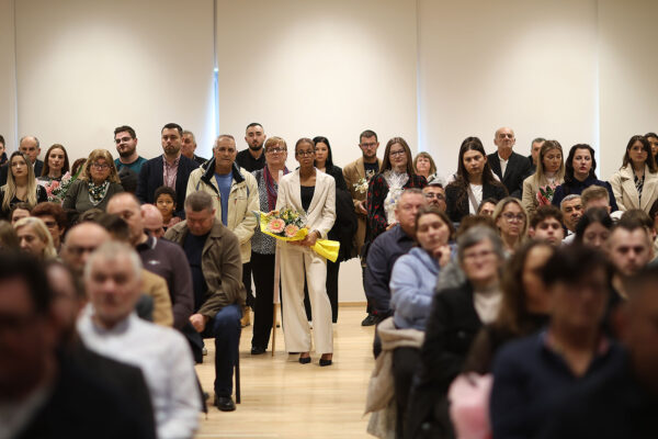 “Znanje je resurs koji dijeljenjem raste”: Veleučilište u Virovitici promoviralo 80 prvostupnika i magistara 57 597826812 1299167808906337 4456399565828626711 n