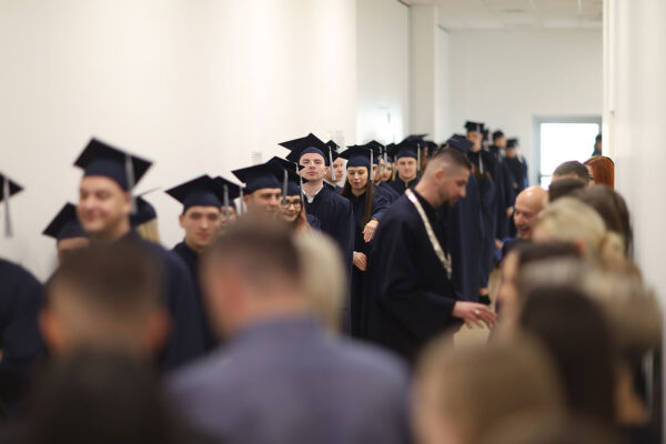 “Znanje je resurs koji dijeljenjem raste”: Veleučilište u Virovitici promoviralo 80 prvostupnika i magistara 61 597863487 1299166662239785 3817766438080902199 n