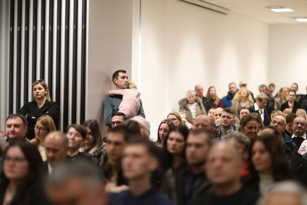 “Znanje je resurs koji dijeljenjem raste”: Veleučilište u Virovitici promoviralo 80 prvostupnika i magistara 62 597868608 1299167675573017 2105620190229573995 n