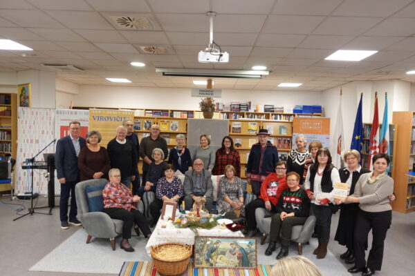 Božićna večer Matice umirovljenika VPŽ: Pripadnici zlatne dobi godinu zaključili poetsko-glazbenom večeri 19 DSC09680