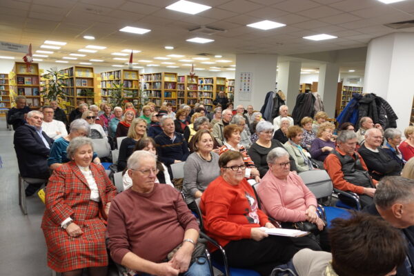 Božićna večer Matice umirovljenika VPŽ: Pripadnici zlatne dobi godinu zaključili poetsko-glazbenom večeri 21 DSC09688