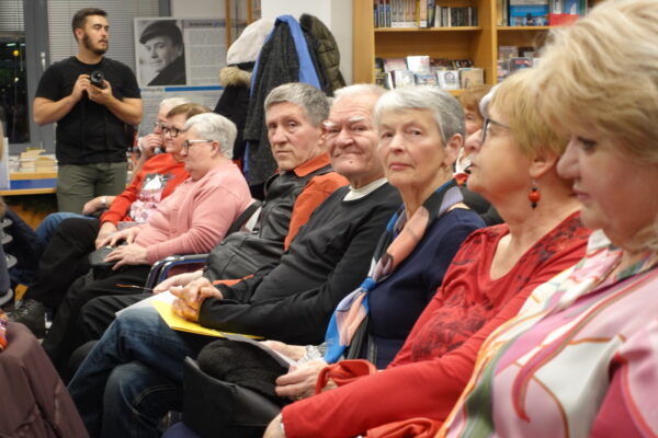 Božićna večer Matice umirovljenika VPŽ: Pripadnici zlatne dobi godinu zaključili poetsko-glazbenom večeri 9 DSC09704