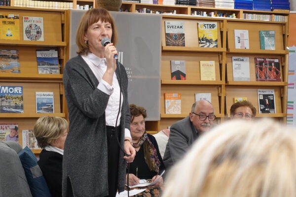 Božićna večer Matice umirovljenika VPŽ: Pripadnici zlatne dobi godinu zaključili poetsko-glazbenom večeri 10 DSC09707