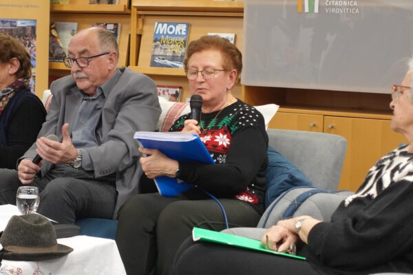 Božićna večer Matice umirovljenika VPŽ: Pripadnici zlatne dobi godinu zaključili poetsko-glazbenom večeri 16 DSC09728