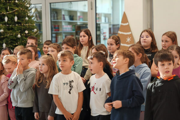 Rekonstrukcija završena, kuhače spremne: Svečano otvorena obnovljena kuhinja u virovitičkoj Katoličkoj osnovnoj školi 2 IMG 20251209 130855