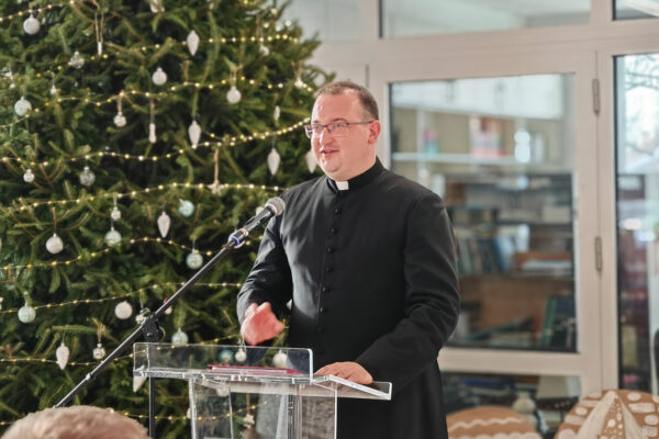 Rekonstrukcija završena, kuhače spremne: Svečano otvorena obnovljena kuhinja u virovitičkoj Katoličkoj osnovnoj školi 12 IMG 20251209 133330