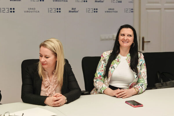 Nastavlja se uređenje središta Virovitice: Potpisan ugovor za rekonstrukciju Trga dr. Franje Tuđmana 4 IMG 20251223 100853