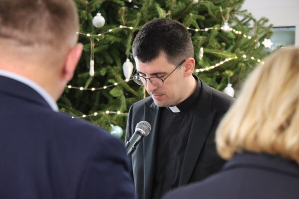 Rekonstrukcija završena, kuhače spremne: Svečano otvorena obnovljena kuhinja u virovitičkoj Katoličkoj osnovnoj školi 23 IMG 7738 Custom