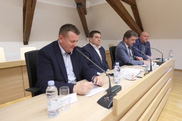 Virovitica ulazi u novu eru javnog prijevoza — stiže pet električnih autobusa 16 autobusi vtc potpis 107