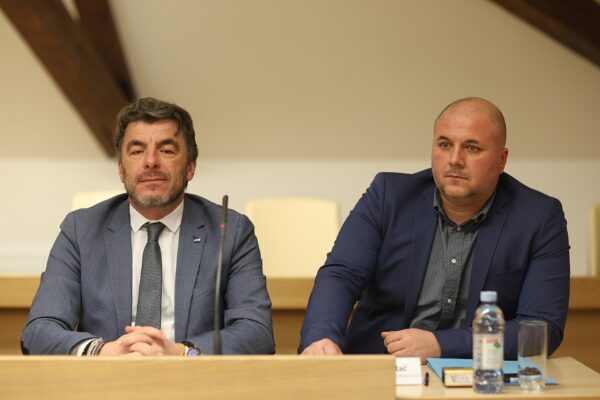 Virovitica ulazi u novu eru javnog prijevoza — stiže pet električnih autobusa 3 autobusi vtc potpis 22