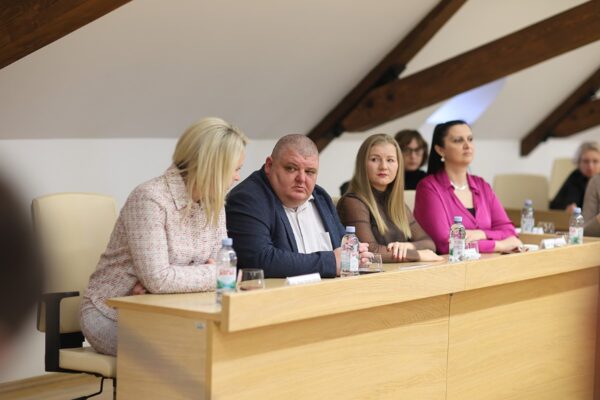 Virovitica ulazi u novu eru javnog prijevoza — stiže pet električnih autobusa 7 autobusi vtc potpis 43