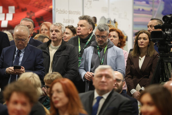 Virovitica u znaku gospodarstva i poljoprivrede, ministar Vlajčić: „Viroexpo je više od sajma“ 1 628627665 1354567453366372 4776288031612095320 n