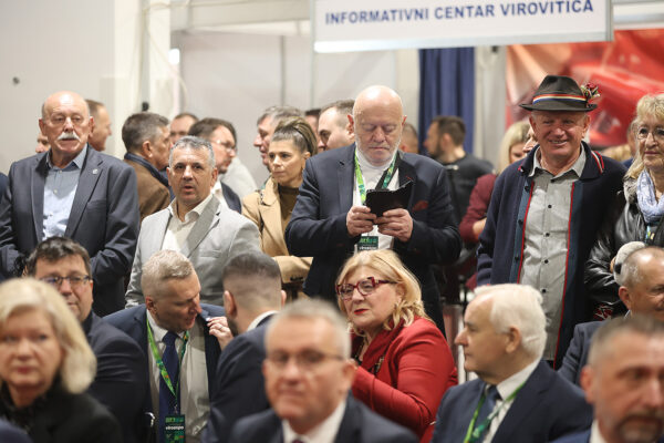 Virovitica u znaku gospodarstva i poljoprivrede, ministar Vlajčić: „Viroexpo je više od sajma“ 2 631999027 1354567130033071 4635981106755410087 n