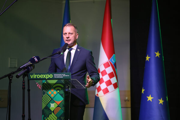 Virovitica u znaku gospodarstva i poljoprivrede, ministar Vlajčić: „Viroexpo je više od sajma“ 20 632338276 1354567663366351 9154405308826623114 n