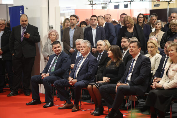 Virovitica u znaku gospodarstva i poljoprivrede, ministar Vlajčić: „Viroexpo je više od sajma“ 24 632529529 1354567356699715 7251065788025435398 n