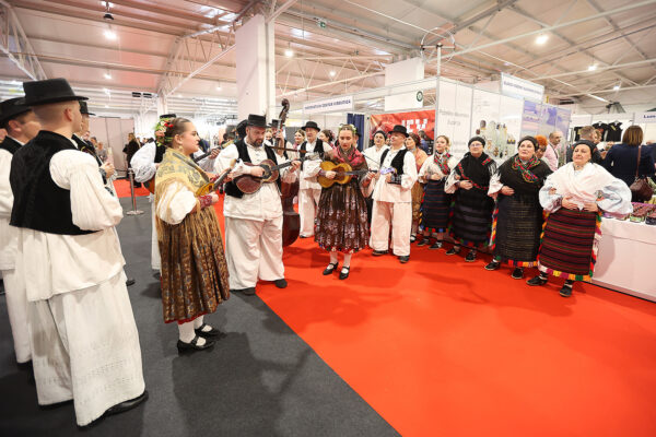 Virovitica u znaku gospodarstva i poljoprivrede, ministar Vlajčić: „Viroexpo je više od sajma“ 25 632538248 1354568643366253 5610814962584759426 n