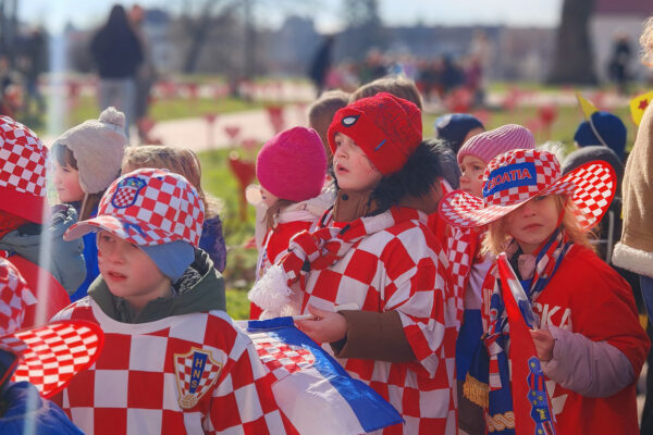 Fotogalerija: Dječja karnevalska povorka u središtu Virovitice 8 IMG 20260216 101616