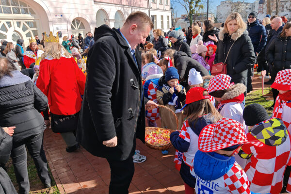 Fotogalerija: Dječja karnevalska povorka u središtu Virovitice 40 IMG 20260216 102820 1