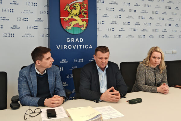 Gradonačelnik Ivica Kirin potpisao ugovore o financiranju kulturnih programa: 23 programa, 15 udruga 8 IMG 20260218 100555 3