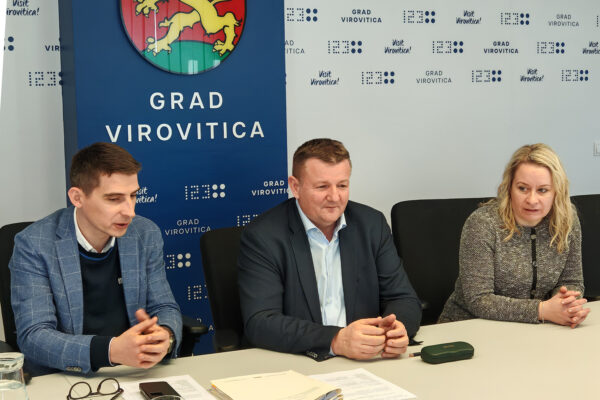 Gradonačelnik Ivica Kirin potpisao ugovore o financiranju kulturnih programa: 23 programa, 15 udruga 10 IMG 20260218 100704