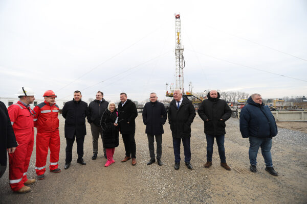 U Virovitici započela istražna bušenja geotermalnog potencijala: “Gradimo temelje za dugoročno, održivo i pristupačno grijanje“ 15 vtc geo busotina 300