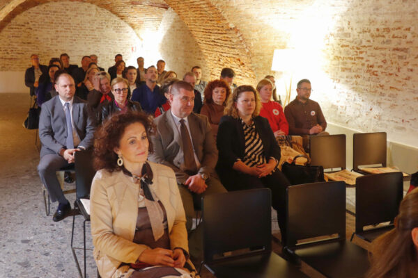 Humanitarni paketi za najpotrebitije: Započeo projekt GDCK-a Virovitica vrijedan gotovo 7 milijuna eura 8 9e6110f7 1cae 4e5a 8834 67a26fe2ba03 1200x800 1