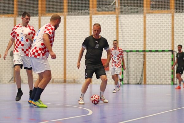 Uskrs u svakom domu: Fratri najbolji na konopu, Opća bolnica Virovitica treći put zaredom prvak u malom nogometu 1 IMG 9