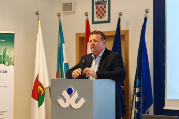 U Virovitici se održava NONA Forum „Od plana do kvadrata — rješenja koja mijenjaju gradove” 13 IMG 20260317 092604