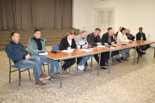 Gradonačelnik I. Kirin s građanima: Održani sastanci u Milanovcu i Jasenašu 6 IMG 3051 Custom