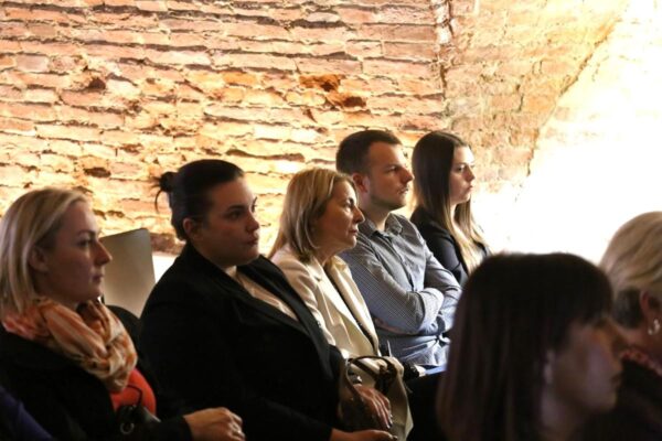 Humanitarni paketi za najpotrebitije: Započeo projekt GDCK-a Virovitica vrijedan gotovo 7 milijuna eura 15 IMG 7980 1500x1000 1200x800 1