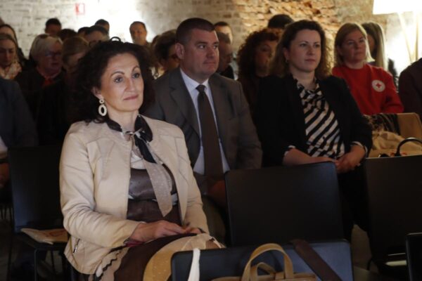 Humanitarni paketi za najpotrebitije: Započeo projekt GDCK-a Virovitica vrijedan gotovo 7 milijuna eura 16 MG 5651 1200x800 1