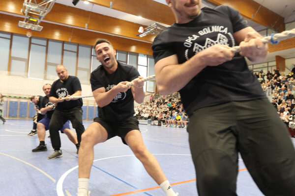 Uskrs u svakom domu: Fratri najbolji na konopu, Opća bolnica Virovitica treći put zaredom prvak u malom nogometu 36 Uskrs u svakom domu 2026 665
