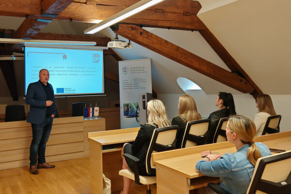 Temelji za „zeleni“ prijevoz: Započeo projekt izgradnje punionica za električne autobuse u Virovitici 7 IMG 20260415 100657