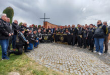 Članovi Moto kluba 4. gardijske brigade iz Splita u sklopu karavane “35 krunica za 35 godina” u Virovitici odali počast poginulim hrvatskim braniteljima