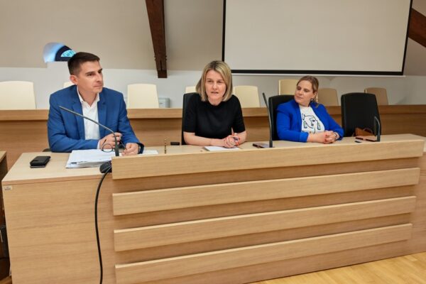 Hitna sjednica Gradskog vijeća: Usvojena Odluka o izmjenama Odluke o načinu ostvarivanja prednosti pri upisu djece u Dječji vrtić Cvrčak 1 IMG 20260521 160058 1.jpg