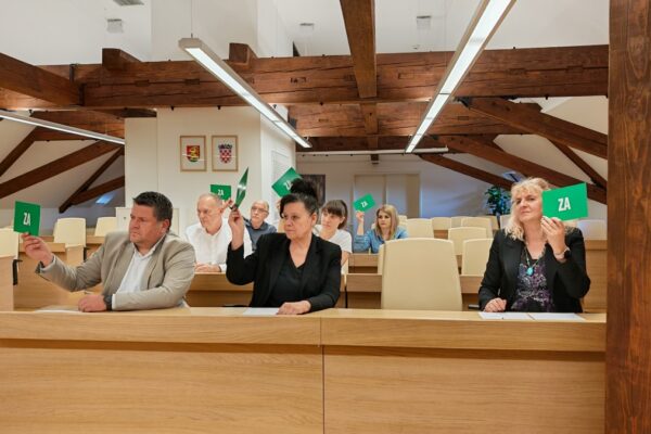 Hitna sjednica Gradskog vijeća: Usvojena Odluka o izmjenama Odluke o načinu ostvarivanja prednosti pri upisu djece u Dječji vrtić Cvrčak 4 IMG 20260521 160205.jpg