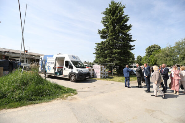Potpredsjednik Vlade i ministar Bačić u Virovitici obišao gradilišta gdje se provodi energetska obnova - Opću bolnicu, te Tehničku i Industrijsko-obrtničku školu 9 bacic bolnica energetska 63