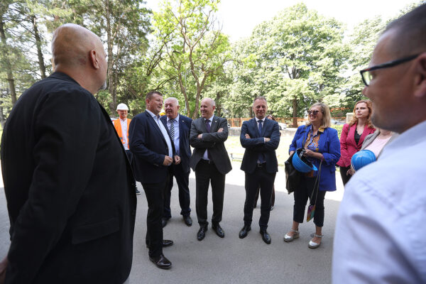 Potpredsjednik Vlade i ministar Bačić u Virovitici obišao gradilišta gdje se provodi energetska obnova - Opću bolnicu, te Tehničku i Industrijsko-obrtničku školu 13 bacic tehnicka 24