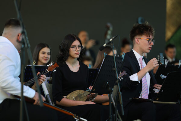 Gotovo sto tamburaša i poznati solisti na jednom mjestu: Virovitica uživala u koncertu “Tambura u sjećanje” 26 koncert tambure vtc 60